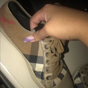 Burberry shoes